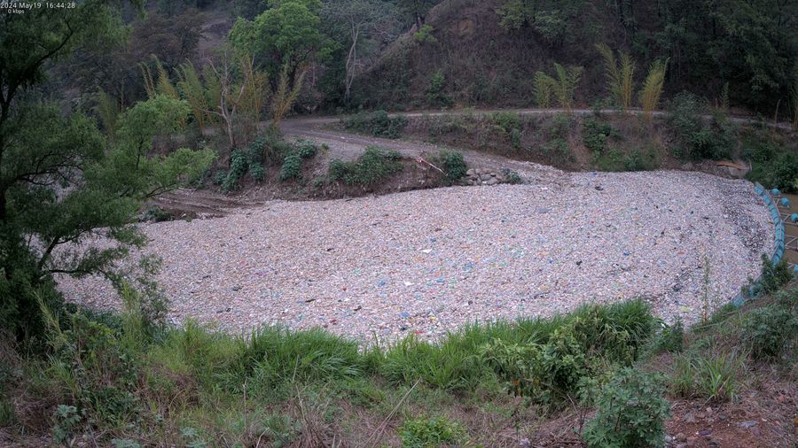 river waste, river pollution