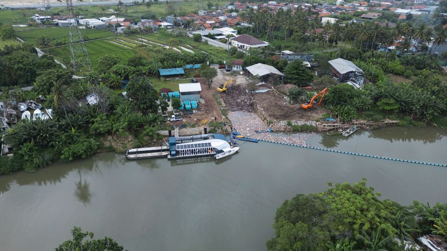 River pollution, plastic pollution, trash river, prevent plastic pollution, save the oceans, clean rivers