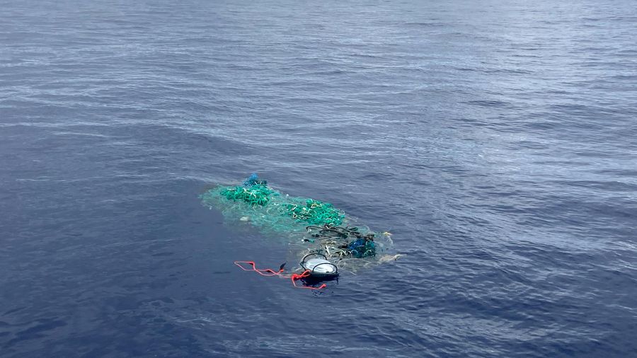 ocean plastic pollution solutions, cleaning ocean, The Ocean Cleanup ADIS, Ocean plastic pollution, help clean ocean, donate a boat