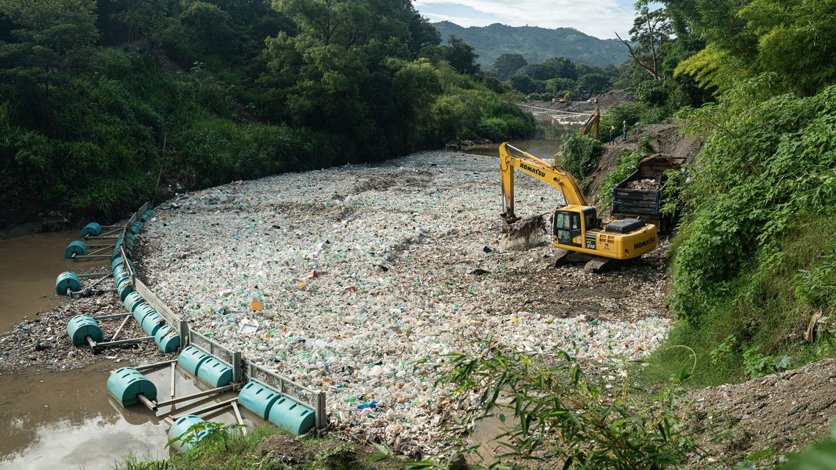 river pollution, interceptor, plastic pollution